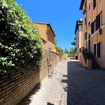 Casa Falcone 16 Rome