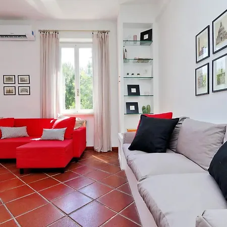 Casa Falcone 16 * Rome